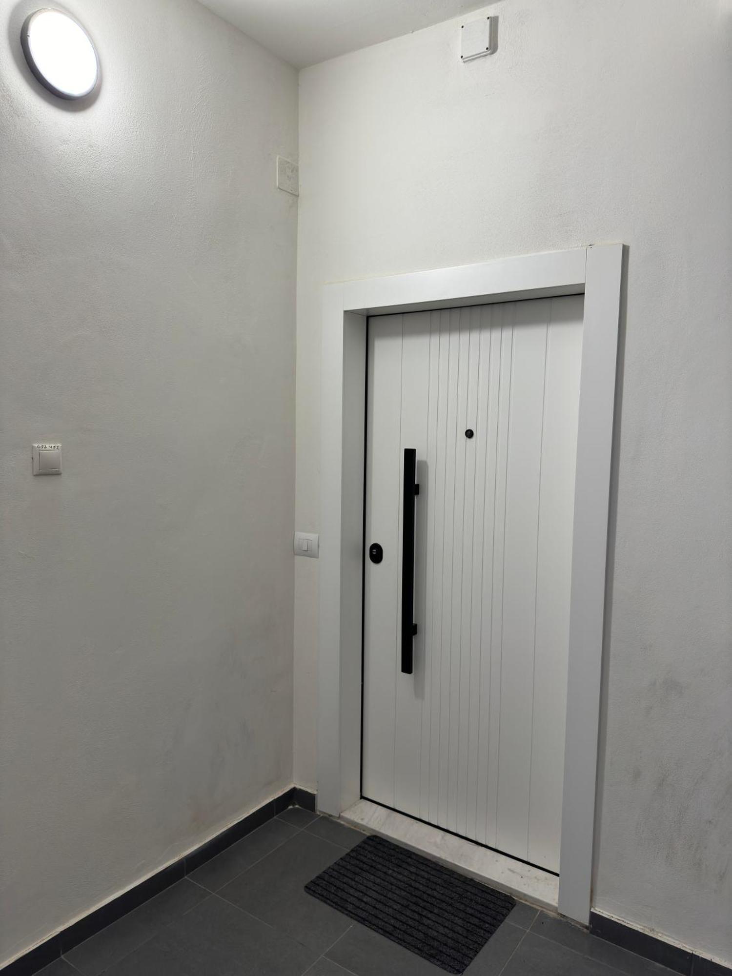 Incasso City Center Apartment Tirana Buitenkant foto